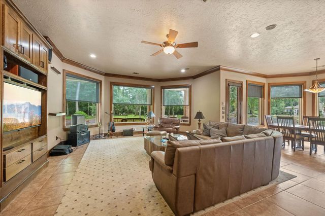 9453 Deer Path Lane, Magnolia, TX 77354