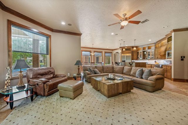 9453 Deer Path Lane, Magnolia, TX 77354