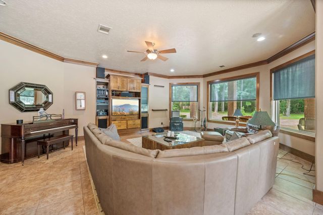 9453 Deer Path Lane, Magnolia, TX 77354