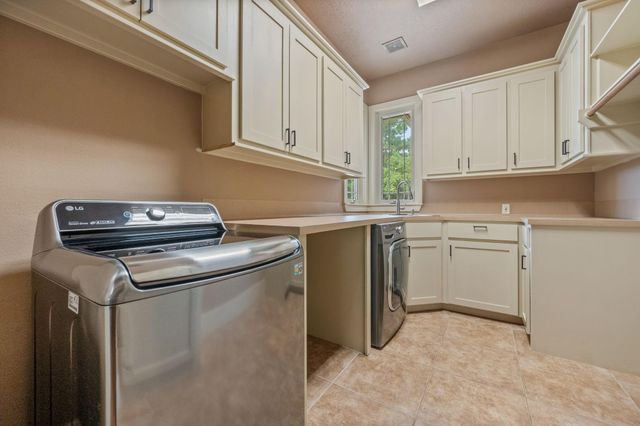 9453 Deer Path Lane, Magnolia, TX 77354
