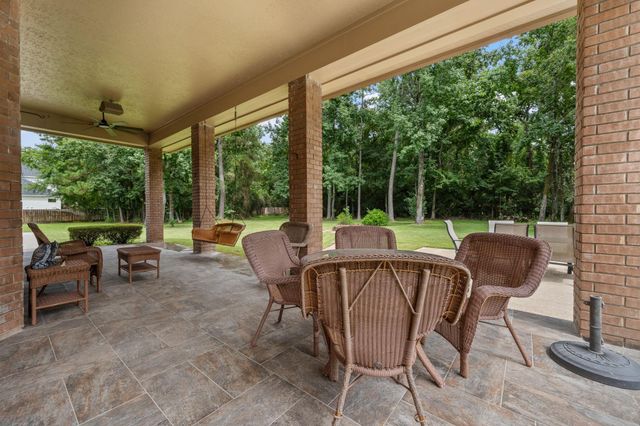 9453 Deer Path Lane, Magnolia, TX 77354