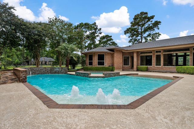 9453 Deer Path Lane, Magnolia, TX 77354