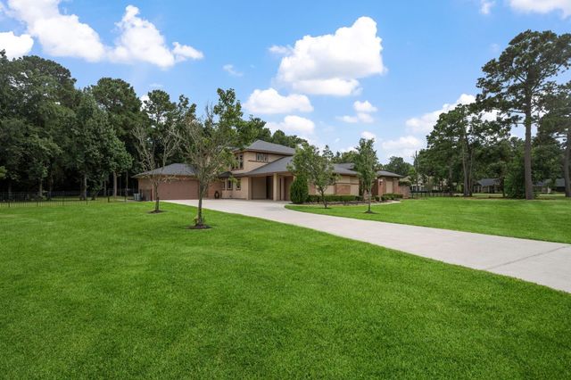 9453 Deer Path Lane, Magnolia, TX 77354