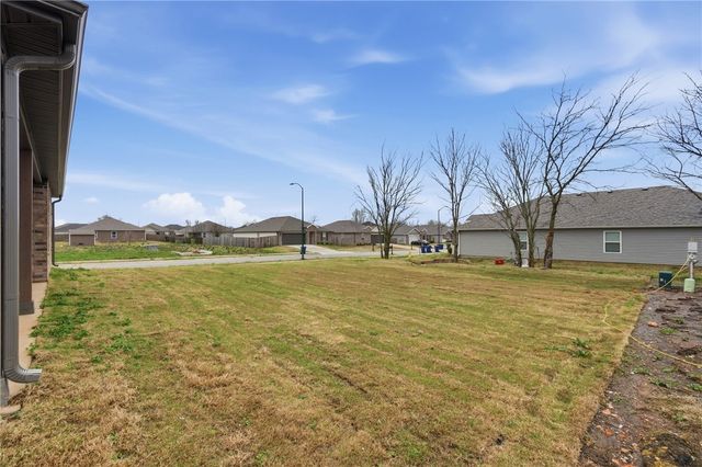2300 N Lexington Street, Siloam Springs, AR 72761