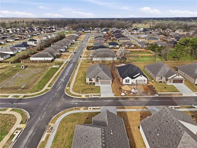 2300 N Lexington Street, Siloam Springs, AR 72761