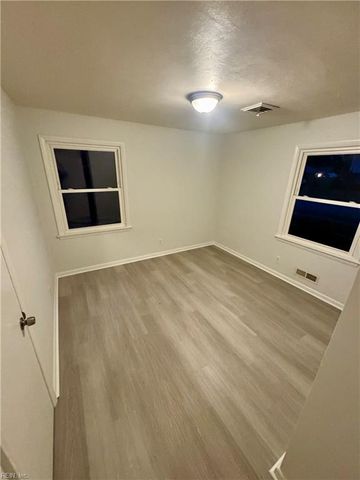 8145 Camellia RD, Norfolk, VA 23518