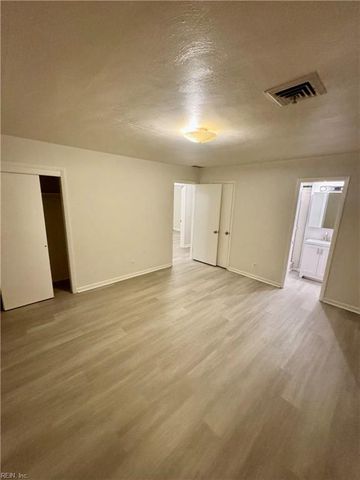 8145 Camellia RD, Norfolk, VA 23518