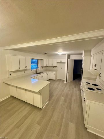 8145 Camellia RD, Norfolk, VA 23518