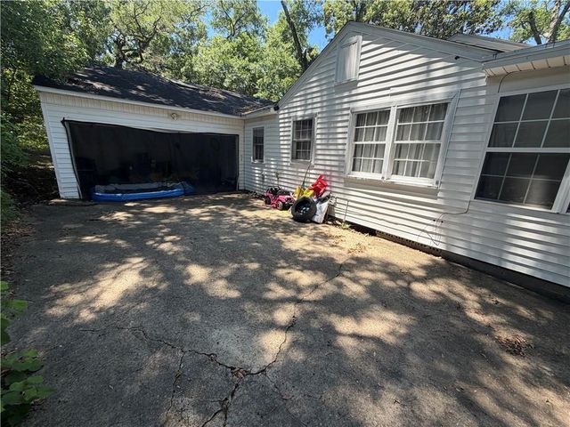 2069 S Bucker Road, Mobile, AL 36605