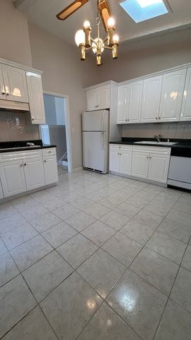 8501 W Normal Avenue, Niles, IL 60714