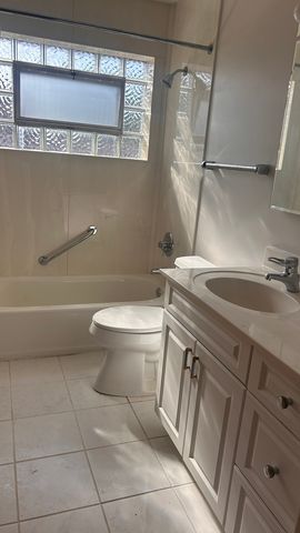 8501 W Normal Avenue, Niles, IL 60714