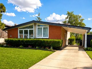 8501 W Normal Avenue, Niles, IL 60714