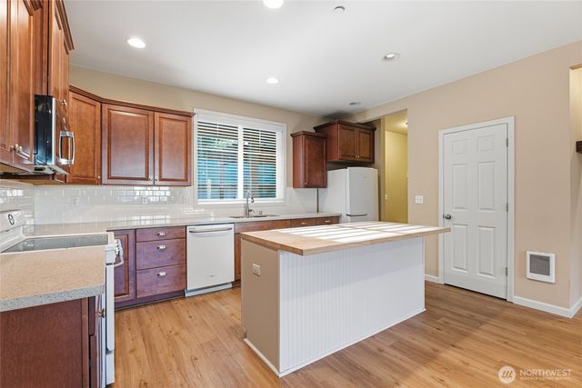 16431 77th Avenue Ct E, Puyallup, WA 98375