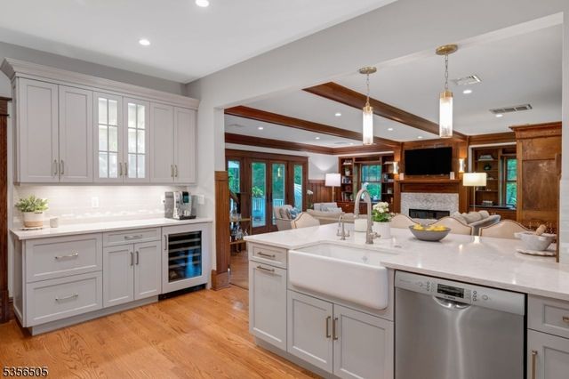 34 Crane Rd, Mountain Lakes Boro, NJ 07046