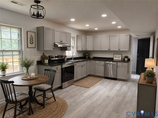 5507 Chanson Rd, Chesterfield, VA 23237