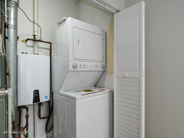 3033 N Racine Avenue 2, Chicago, IL 60657