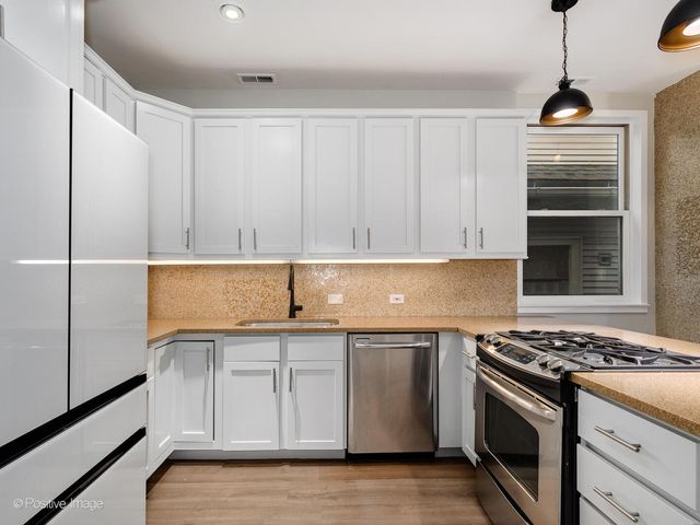 3033 N Racine Avenue 2, Chicago, IL 60657