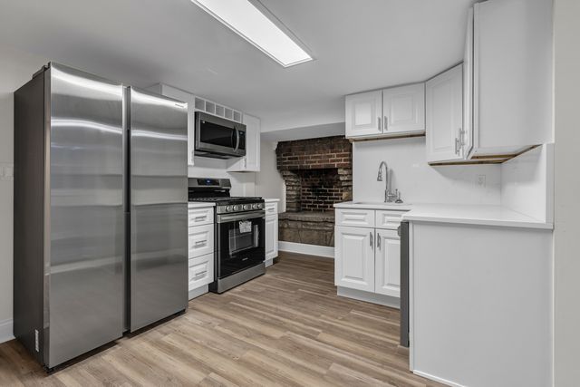 1155 Saint Johns Avenue H, Highland Park, IL 60035