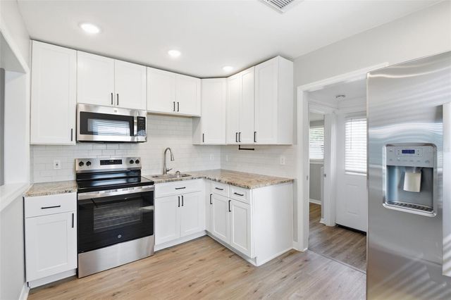 833 61ST AVENUE NE, St Petersburg, FL 33703
