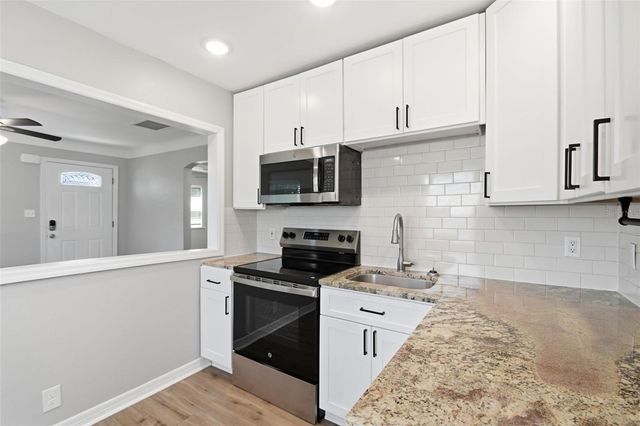 833 61ST AVENUE NE, St Petersburg, FL 33703