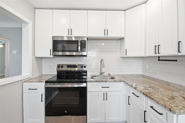 833 61ST AVENUE NE, St Petersburg, FL 33703