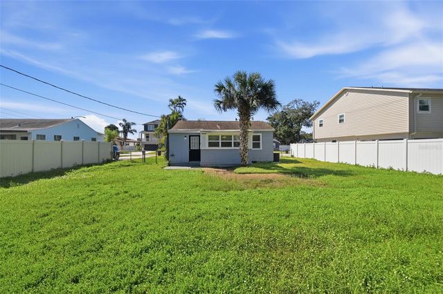 833 61ST AVENUE NE, St Petersburg, FL 33703