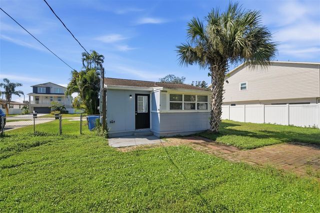 833 61ST AVENUE NE, St Petersburg, FL 33703