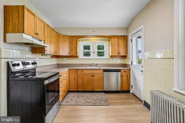 427 W RACE ST, Pottstown, PA 19464
