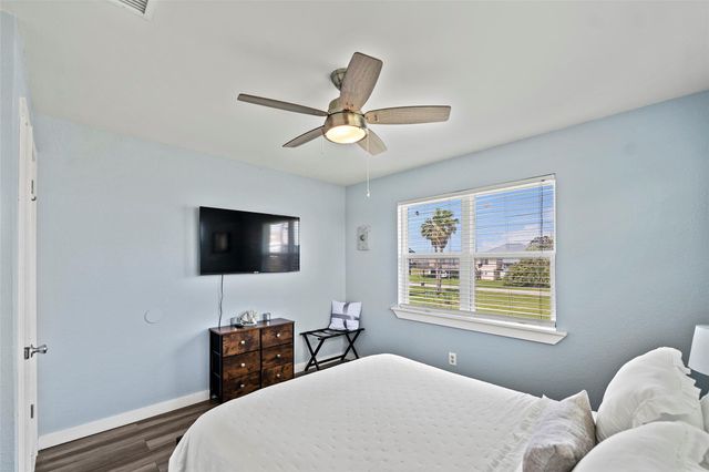 16530 Captain Kidd Road, Jamaica Beach, TX 77554