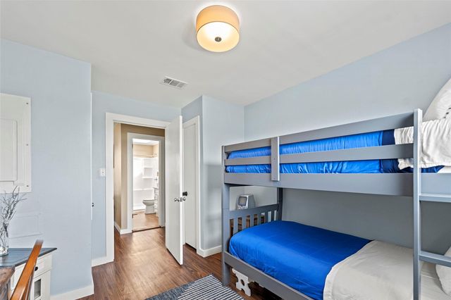 16530 Captain Kidd Road, Jamaica Beach, TX 77554