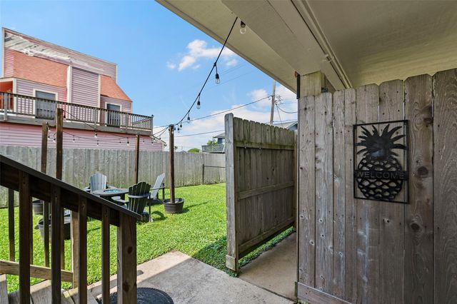 16530 Captain Kidd Road, Jamaica Beach, TX 77554