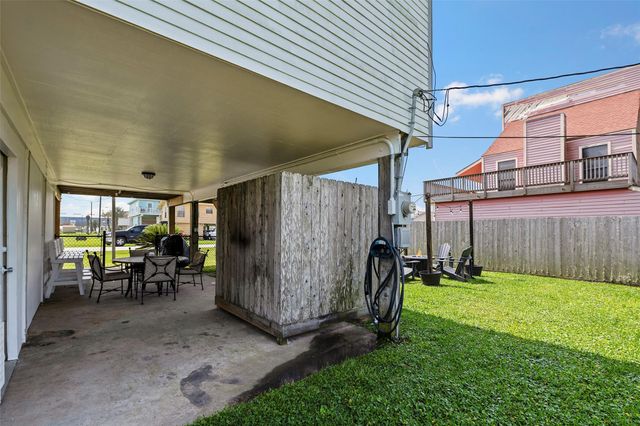 16530 Captain Kidd Road, Jamaica Beach, TX 77554