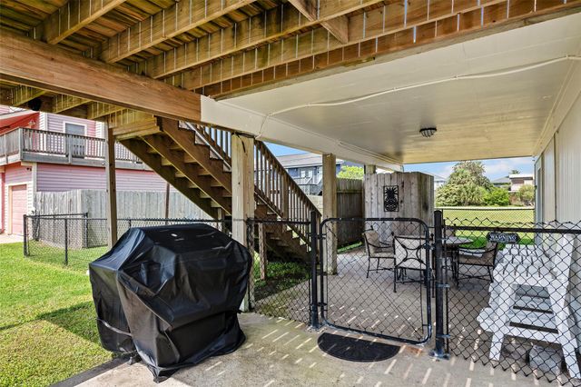 16530 Captain Kidd Road, Jamaica Beach, TX 77554