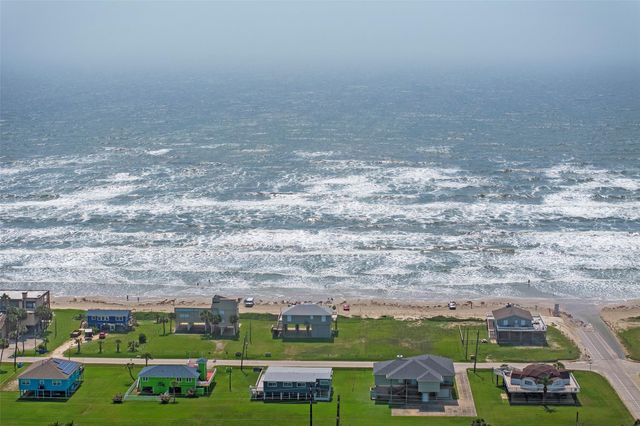 16530 Captain Kidd Road, Jamaica Beach, TX 77554