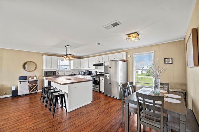 16530 Captain Kidd Road, Jamaica Beach, TX 77554