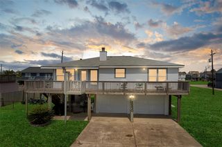 16530 Captain Kidd Road, Jamaica Beach, TX 77554