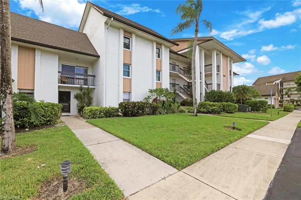 1510 Imperial Golf Course BLVD 111, NAPLES, FL 34110 — photo 2