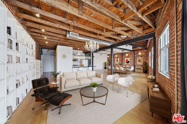 500 Molino Street 315, Los Angeles, CA 90013