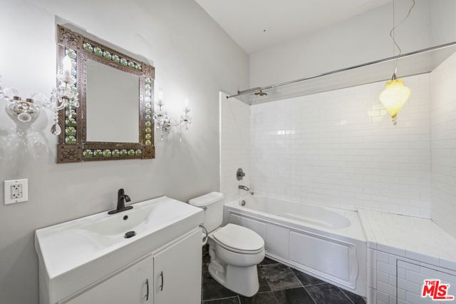 500 Molino Street 315, Los Angeles, CA 90013