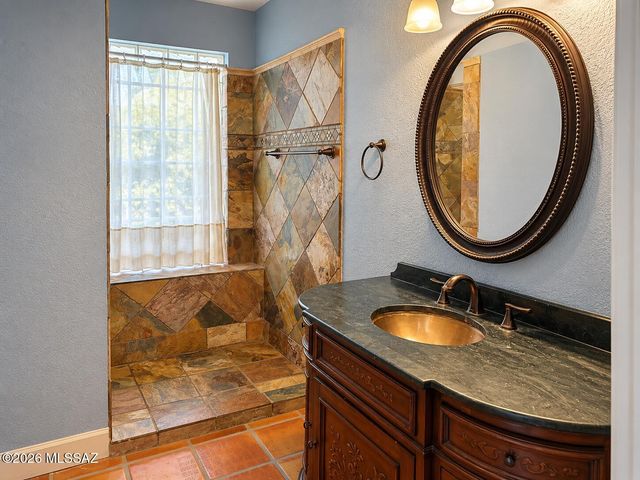 9006 N Willeta Drive, Tucson, AZ 85743