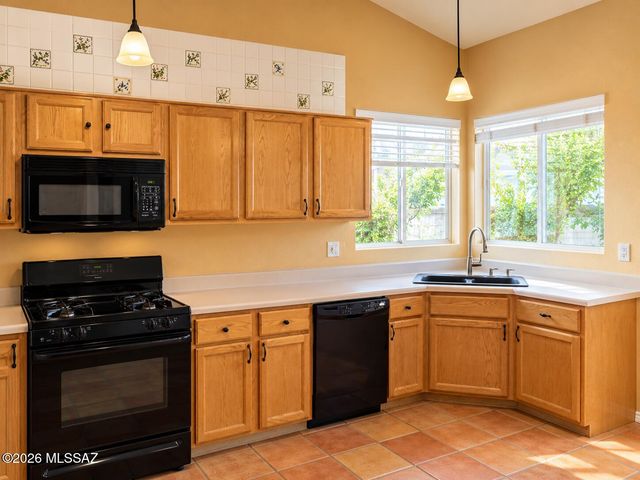 9006 N Willeta Drive, Tucson, AZ 85743