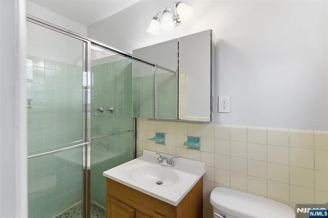 137 Voorhees Street, Teaneck, NJ 07666