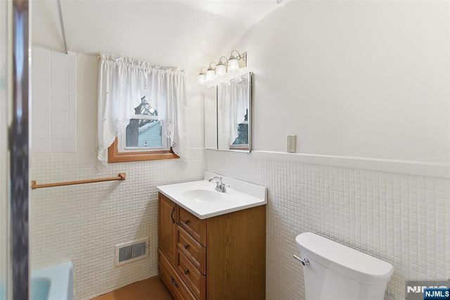 137 Voorhees Street, Teaneck, NJ 07666