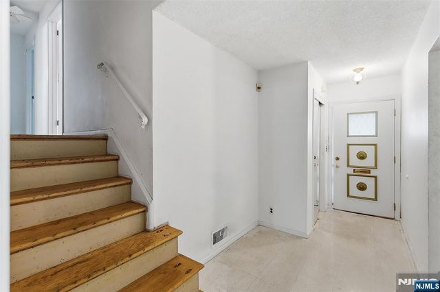 137 Voorhees Street, Teaneck, NJ 07666