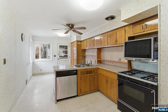 137 Voorhees Street, Teaneck, NJ 07666