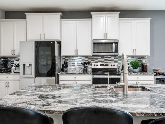 9822 SHORELINE VIEW WAY, Wesley Chapel, FL 33545