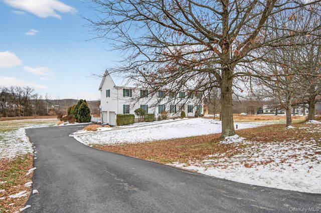 5 Fox Hollow Road, Blooming Grove, NY 10914