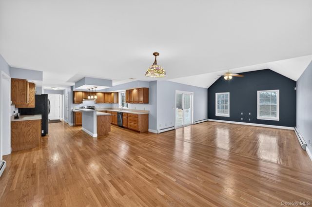 5 Fox Hollow Road, Blooming Grove, NY 10914