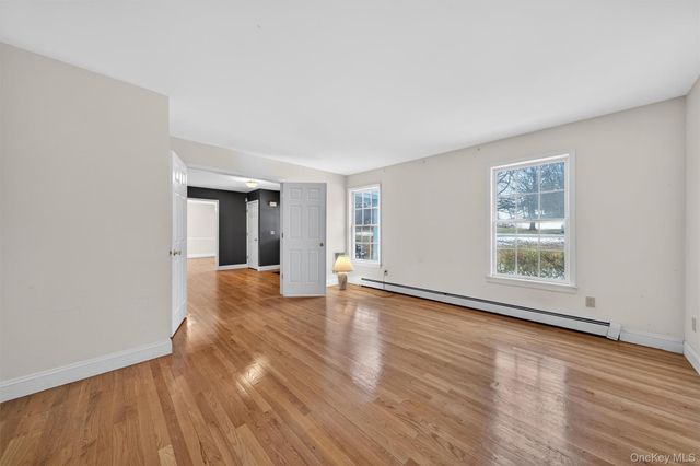 5 Fox Hollow Road, Blooming Grove, NY 10914