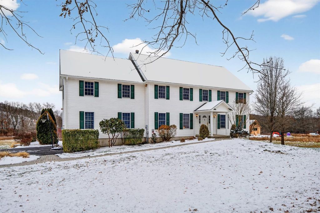5 Fox Hollow Road, Blooming Grove, NY 10914